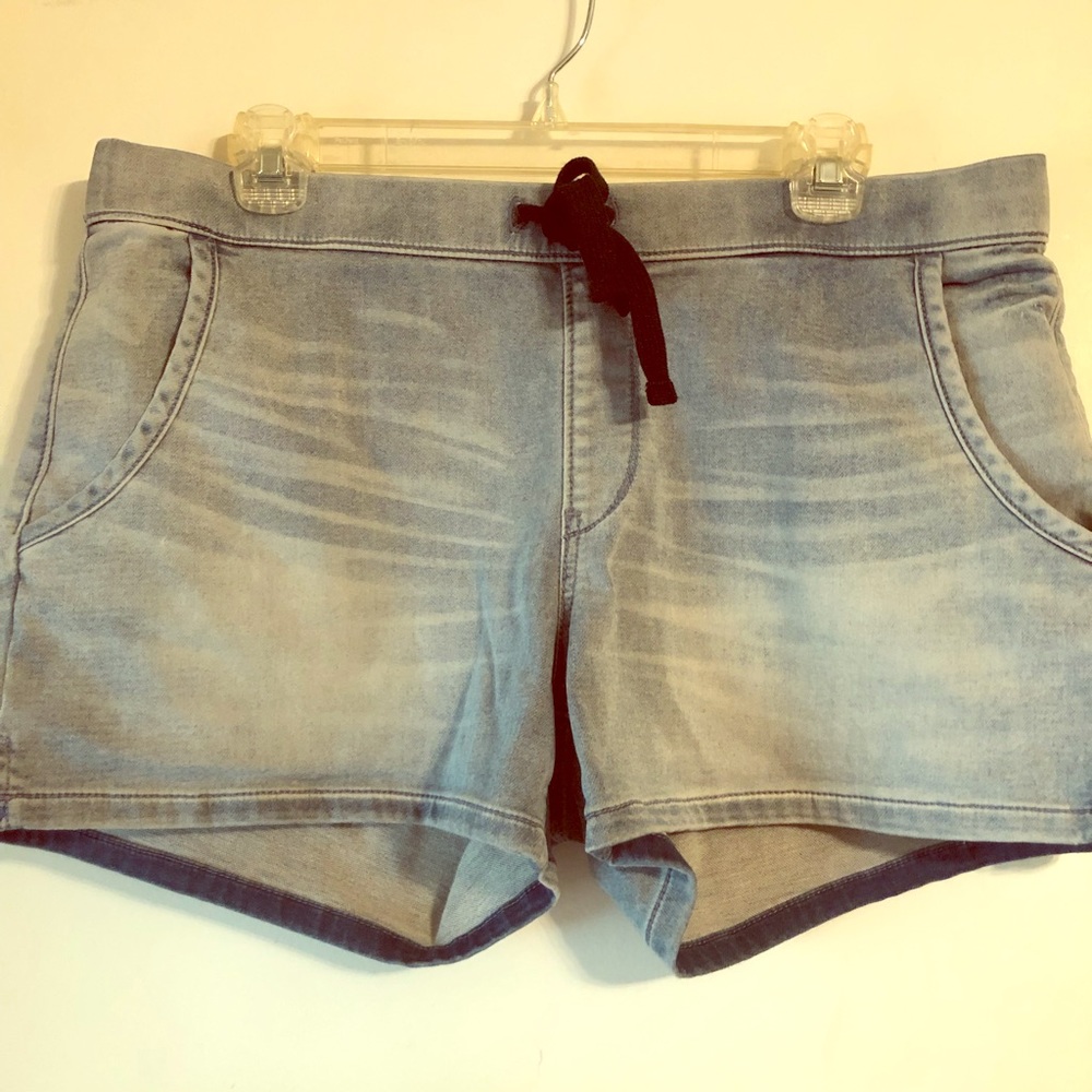 Signature LEVI Strauss lounge denim shorts